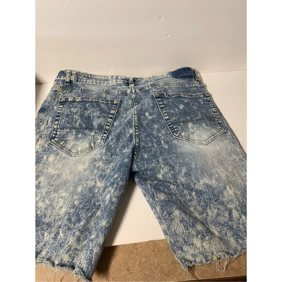 Aeropostale Distressed Acid wash men’s cut off shorts - Picture 4 of 5